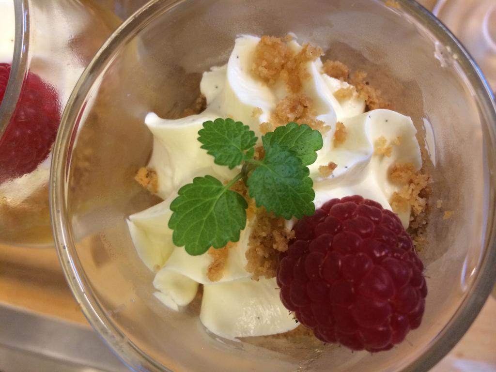 Brekkestranda Fjordhotel Brekke  المظهر الخارجي الصورة
