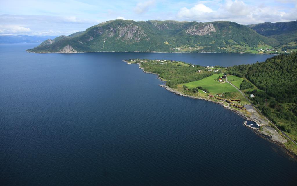 Brekkestranda Fjordhotel Brekke  المظهر الخارجي الصورة