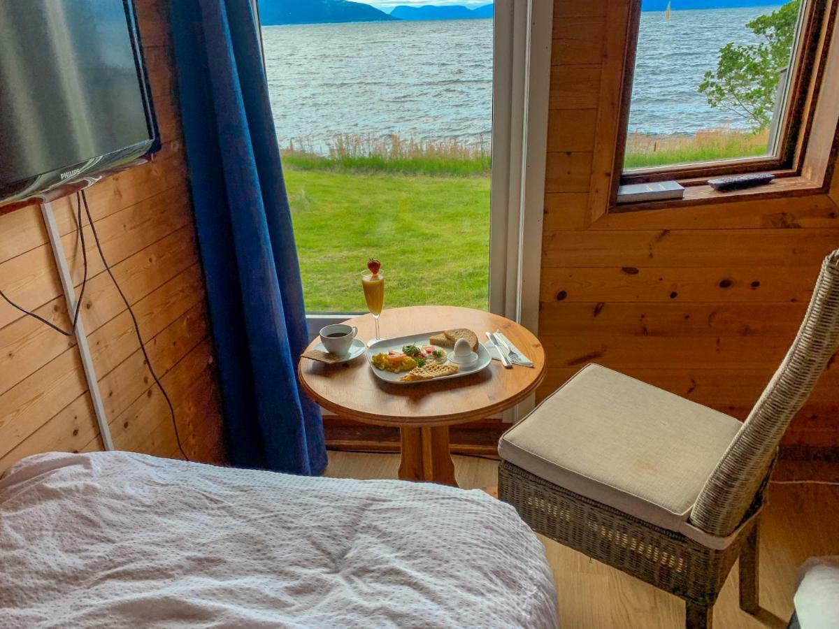 Brekkestranda Fjordhotel Brekke  المظهر الخارجي الصورة
